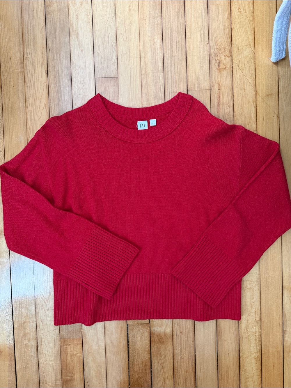 GAP Women's Bright Red Crewneck Pullover Sweater